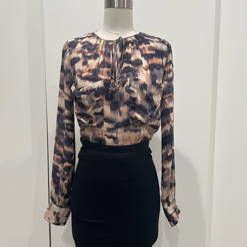 BCBG abstract silk JOSS shirt size small